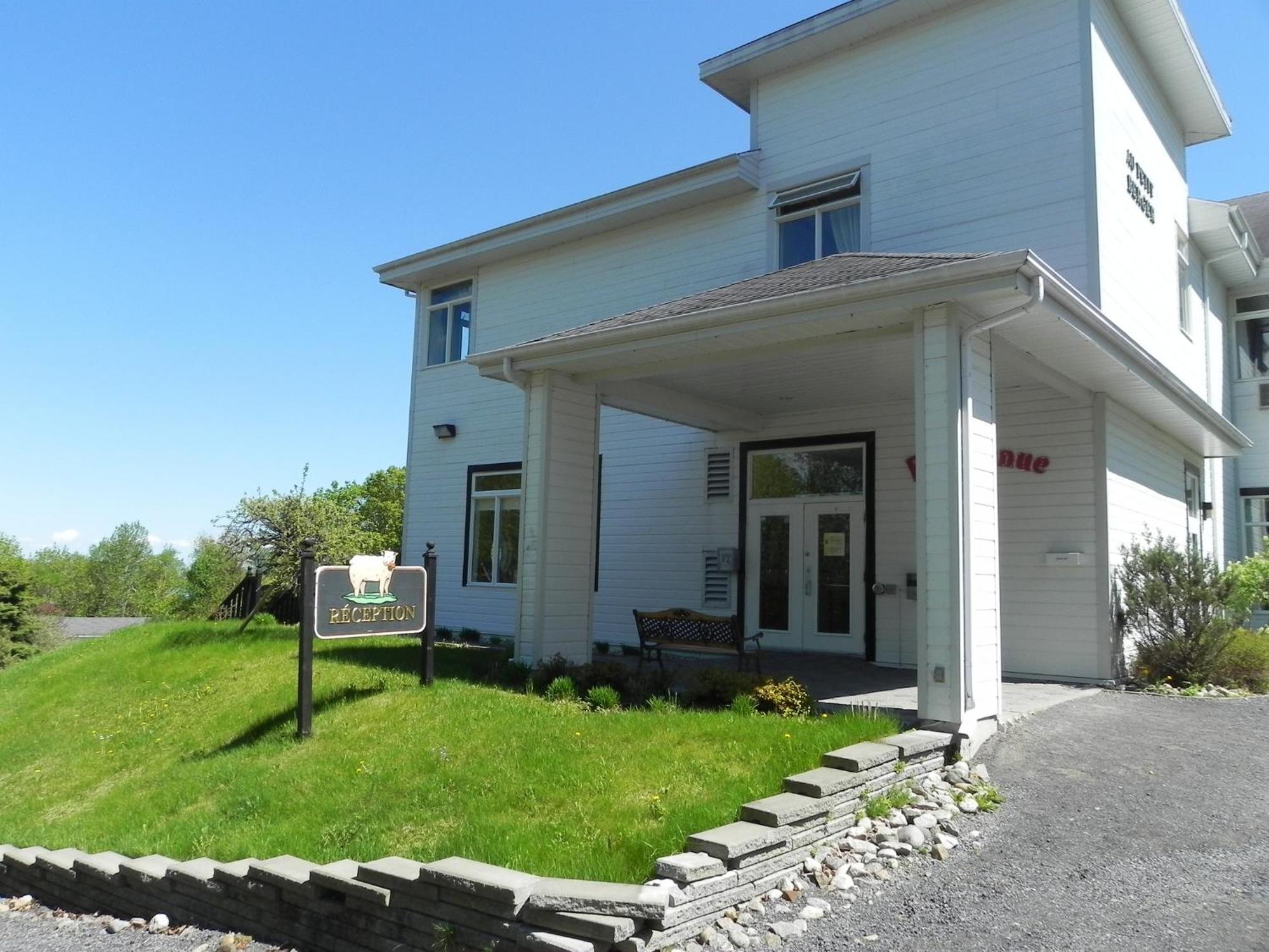 Hotel Au Petit Berger La Malbaie Exteriör bild