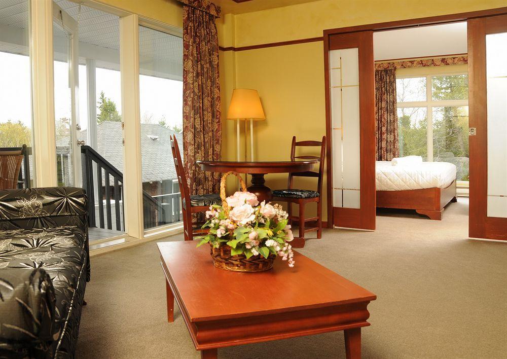 Hotel Au Petit Berger La Malbaie Exteriör bild