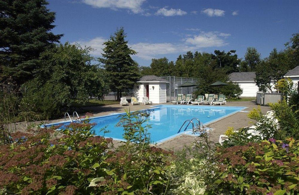 Hotel Au Petit Berger La Malbaie Exteriör bild