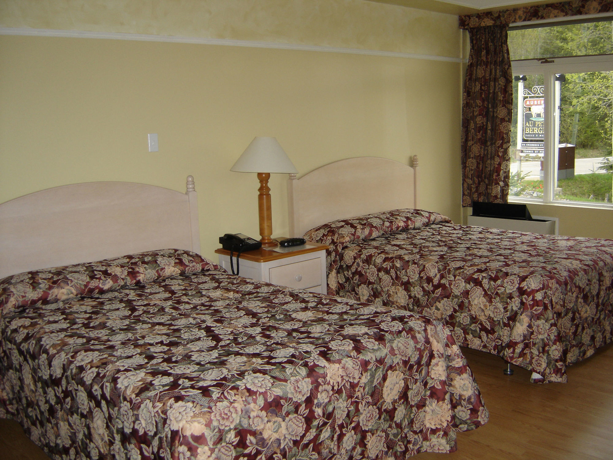 Hotel Au Petit Berger La Malbaie Exteriör bild