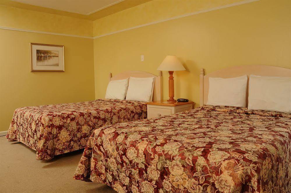 Hotel Au Petit Berger La Malbaie Exteriör bild
