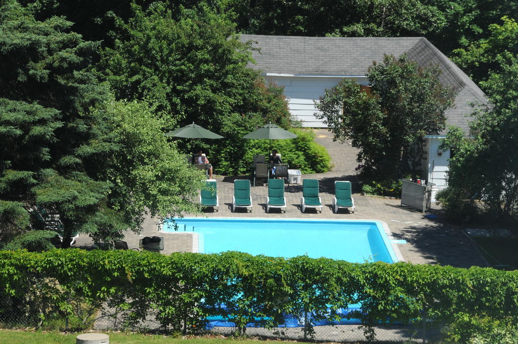 Hotel Au Petit Berger La Malbaie Exteriör bild